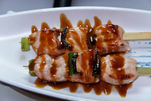 [16] 16.Yakitori de salmón(2 piezas)
