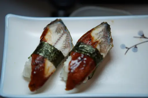 [44] 44.Nigiri anguila