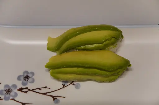 [46] 46.Nigiri aguacate
