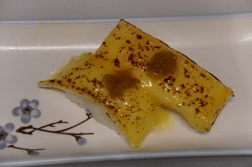 [49] 49.Nigiri queso brie