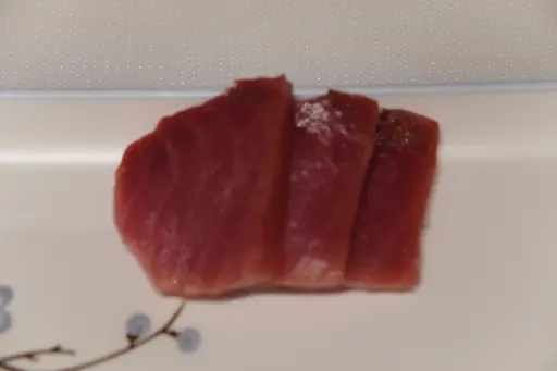 [74] 74.Sashimi atún(3 piezas)