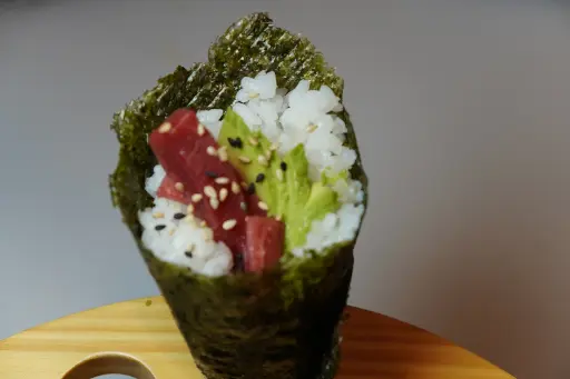 [81] 81.Temaki atún