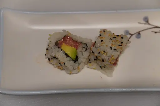 [102] 102.Roll spicy atún