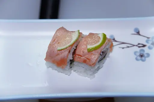 [130] 130.Uramaki salmón lima